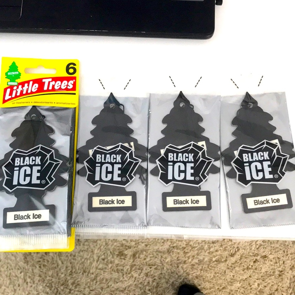 9 PACK LITTLE TREES AIR FRESHENERS🌲🌸